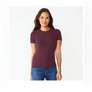 NWT Nine West fitted crew neck tee